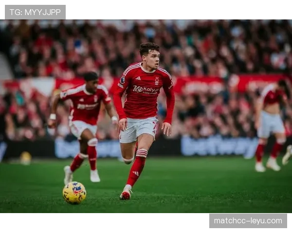 威廉斯持续提升助力英超豪门取得重要胜利，球队士气高涨