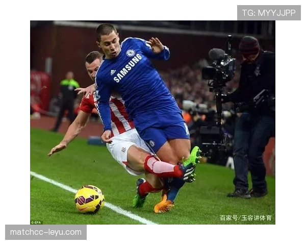 边线球怎么判？一文讲清界外球规则与常见误区